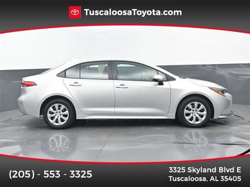 Used 2025 Toyota Corolla LE image 1