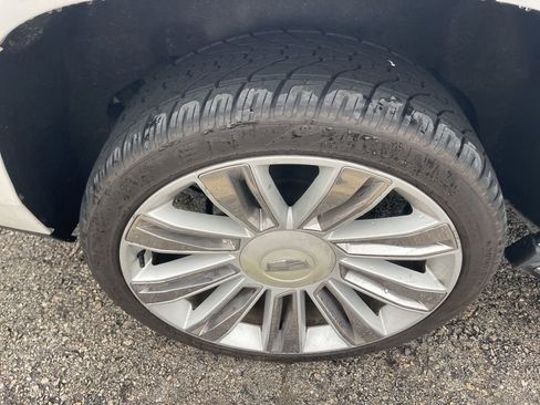 Used 2017 Cadillac Escalade 4WD image 6