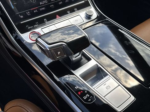 Used 2022 Audi S8 AWD/4WD image 22