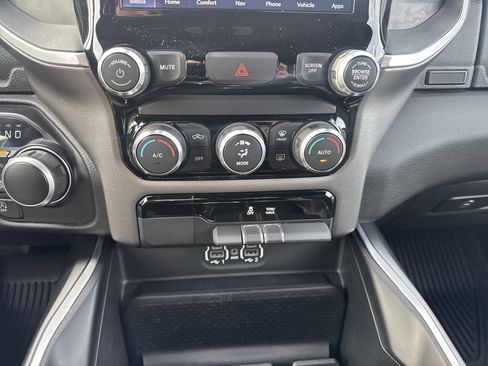 Used 2022 RAM 1500 Big Horn image 25