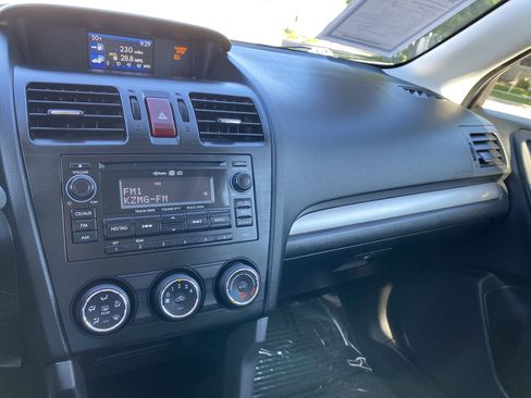 Used 2015 Subaru Forester 2.5i Premium w/ Popular Package #2 AWD/4WD image 16
