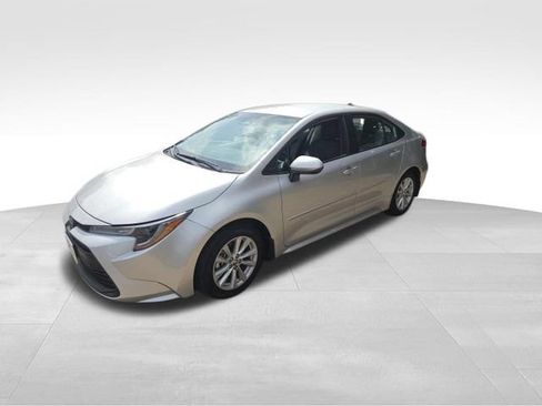 Certified 2026 Toyota Corolla LE w/ LE Premium Package FWD image 8