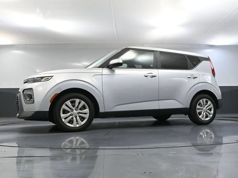 Used 2020 Kia Soul LX FWD image 47