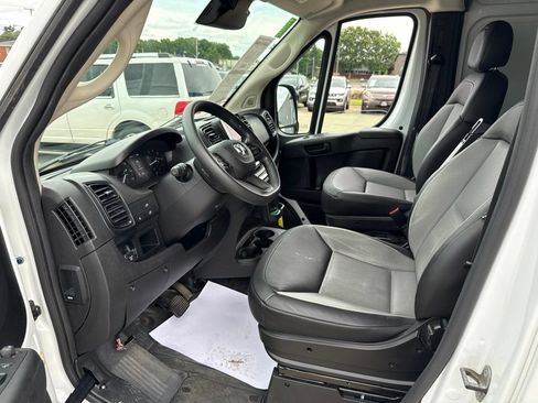 Used 2025 RAM ProMaster 2500 w/ Convenience Group FWD image 25