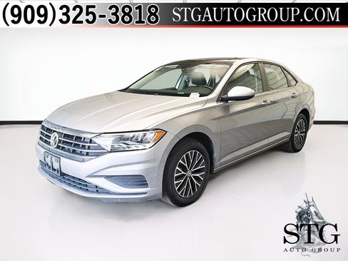 Used 2020 Volkswagen Jetta SE FWD image 1
