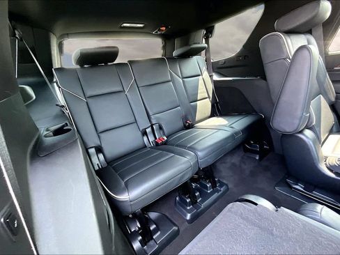 Used 2023 Cadillac Escalade Premium Luxury RWD image 26