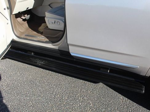 Used 2021 GMC Yukon Denali w/ Advanced Technology Package image 19