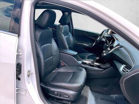 Used 2020 Chevrolet Malibu Premier FWD image 9