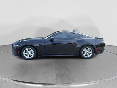 Used 2024 Ford Mustang Coupe RWD image 2