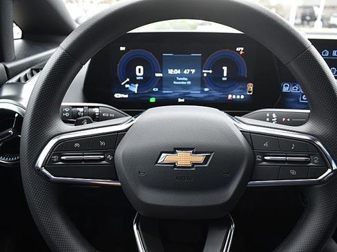 New 2026 Chevrolet Equinox EV LT image 10