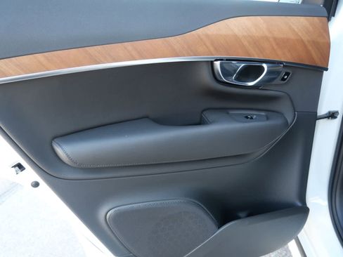 Used 2025 Volvo XC90 T8 Plus w/ Protection Package Premier image 12