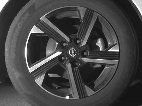 Used 2025 Nissan Sentra SV FWD image 13