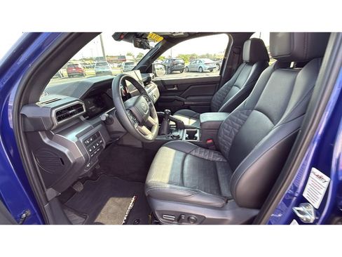Used 2024 Toyota Tacoma TRD Off-Road w/ TRD Off Road Premium Package AWD/4WD image 28