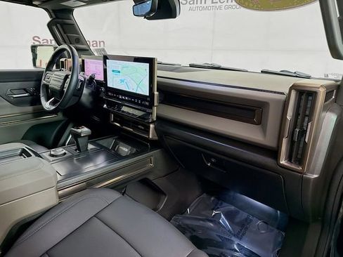 Used 2024 GMC Hummer EV 2X image 32