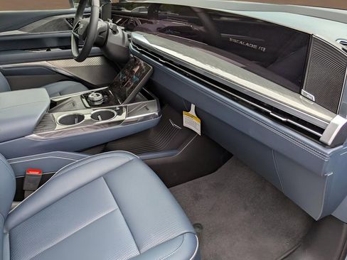 New 2025 Cadillac Escalade IQ Sport 2 AWD/4WD image 18