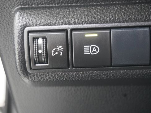Used 2020 Toyota Corolla XLE FWD image 22