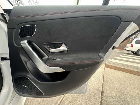 Used 2023 Mercedes-Benz CLA 250 4MATIC image 36