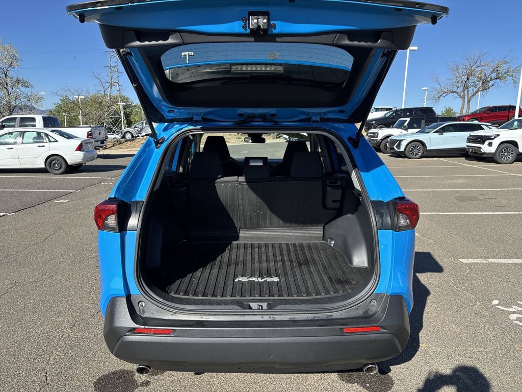Used 2020 Toyota RAV4 LE w/ All Weather Liner Package AWD/4WD image 29