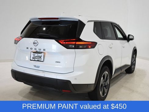 Used 2025 Nissan Rogue SV AWD/4WD image 4
