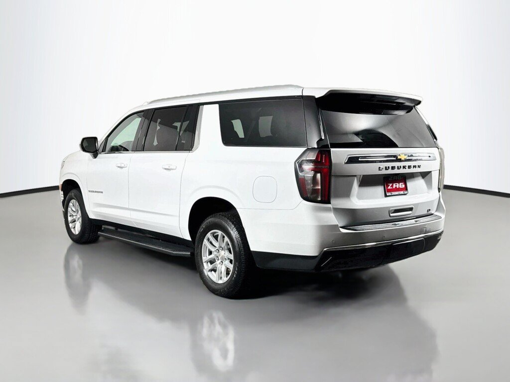 Used 2024 Chevrolet Suburban LT AWD/4WD image 3