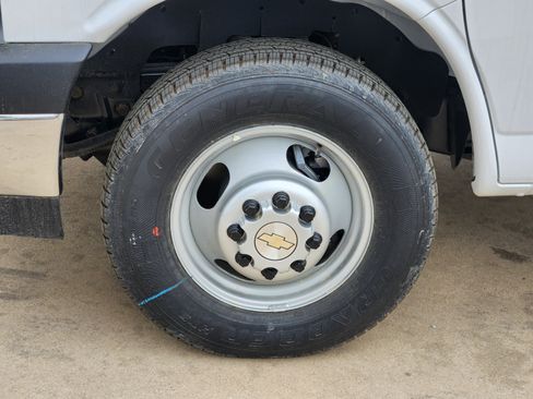 New 2025 Chevrolet Express 3500 w/ Power Convenience Package image 16