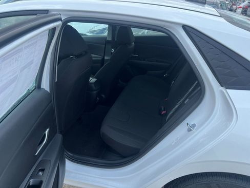 New 2025 Hyundai Elantra Hybrid FWD image 11