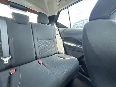 Used 2023 Nissan Kicks SV image 14