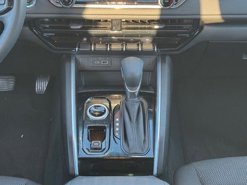 Used 2024 Chevrolet Colorado LT image 13