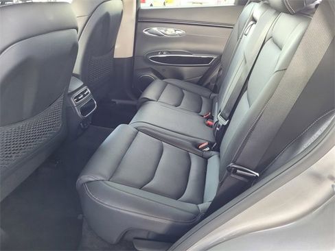 Used 2025 Genesis GV70 2.5T image 18