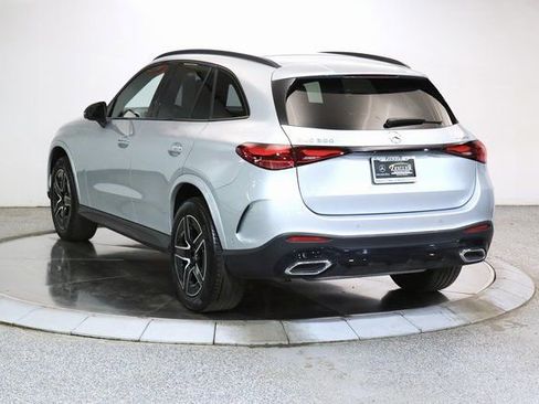 Used 2024 Mercedes-Benz GLC 300 4MATIC image 2