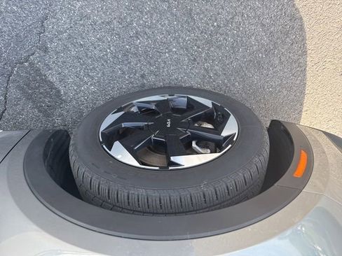 Certified 2025 Kia Sorento EX AWD/4WD image 9