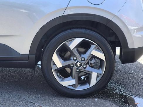 Used 2025 Hyundai Venue SEL FWD image 36