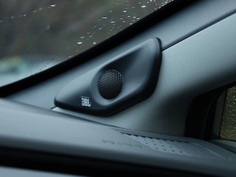 Used 2024 Toyota Prius Limited image 36