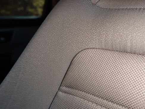 Used 2019 Honda CR-V LX image 9