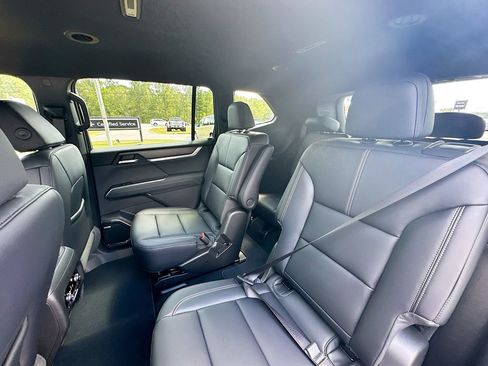 New 2026 GMC Acadia Elevation w/ Elevation Premium Package FWD image 4