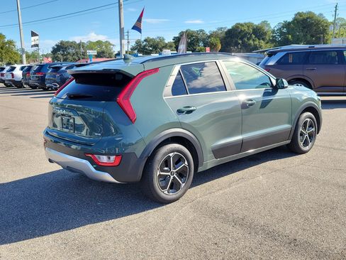 Certified 2025 Kia Niro EX FWD image 6