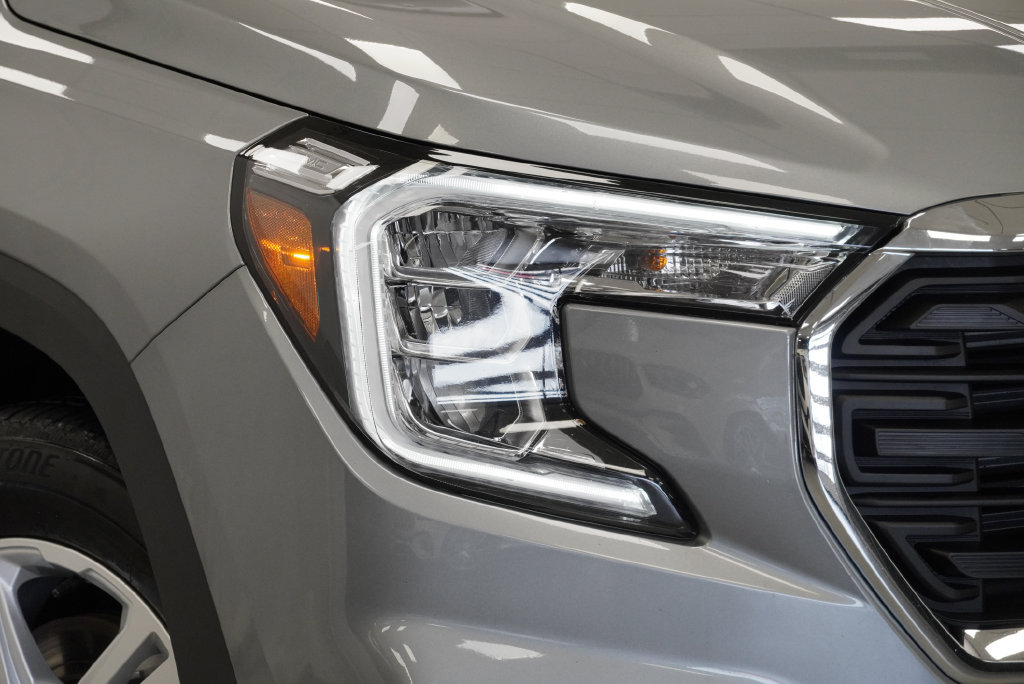 Used 2024 GMC Terrain SLE w/ Driver Convenience Package AWD/4WD image 32