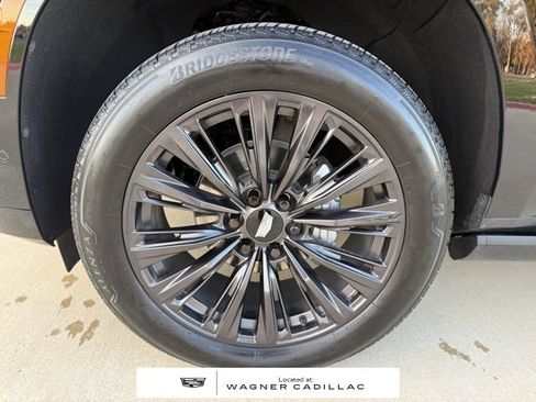 Used 2025 Cadillac Escalade Sport w/ LPO, ONYX Package image 8