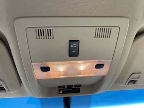 Used 2011 Chevrolet Suburban LTZ image 24