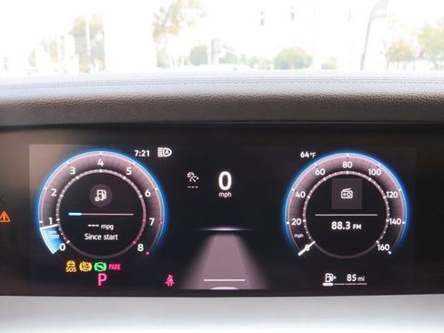 Used 2025 Volkswagen Tiguan SE image 37