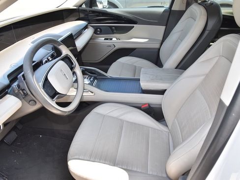 Used 2024 Lincoln Nautilus Reserve w/ Equipment Group 202A AWD/4WD image 10