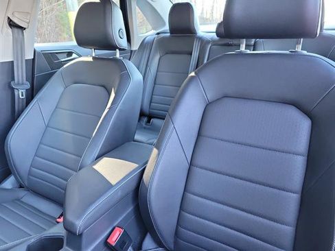 Used 2023 Volkswagen Jetta SE image 5