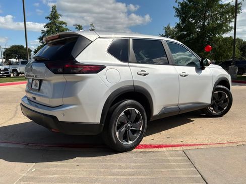 Used 2025 Nissan Rogue SV FWD image 6