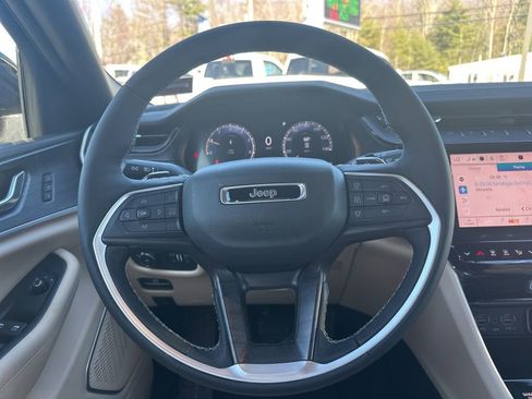 New 2026 Jeep Grand Cherokee L Limited w/ Limited Altitude Package AWD/4WD image 15