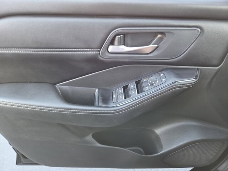 Used 2026 Nissan Rogue SL AWD/4WD image 32