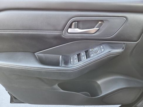 Used 2026 Nissan Rogue SL AWD/4WD image 32