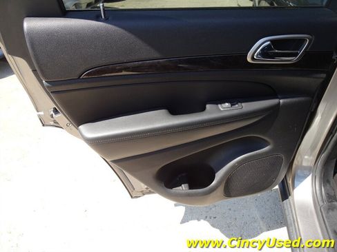Used 2013 Jeep Grand Cherokee Laredo AWD/4WD image 33