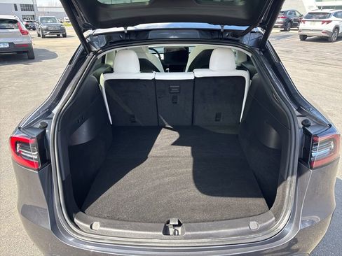 Used 2020 Tesla Model Y Long Range image 7
