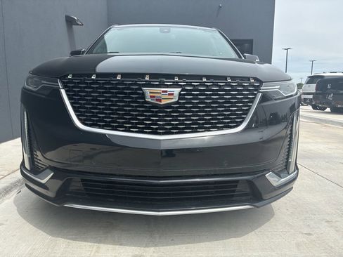 Used 2021 Cadillac XT6 Premium Luxury AWD/4WD image 2