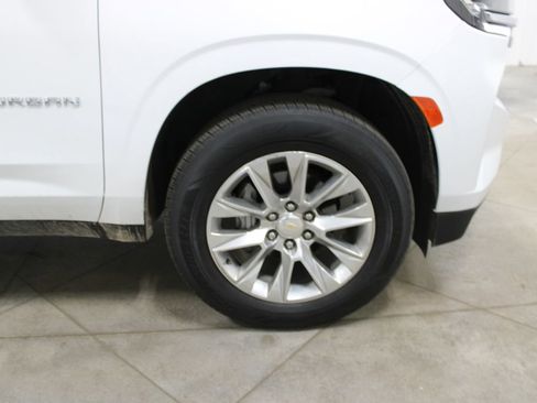 Used 2023 Chevrolet Suburban Premier image 37